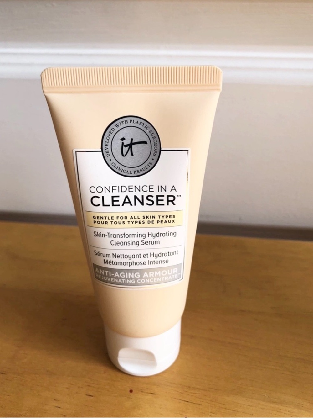 It Cosmetics CONFIDENCE IN A CLEANSER 1.7oz Hydrating Cleansing Serum Anti Aging